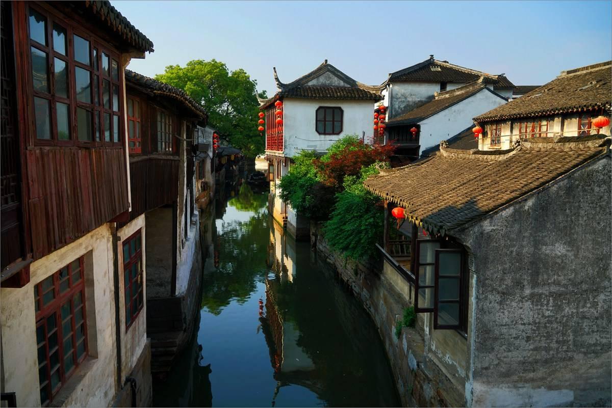三人游玩黄河被困“孤岛” 3小时,消防出动皮划艇救人